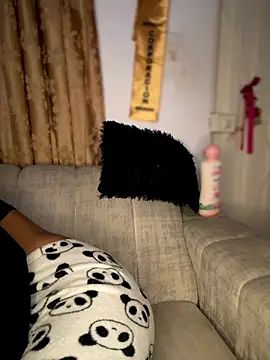 Laura-Khalifa's Live XXX Chat