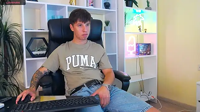 ThomasEdisonn élő XXX-chatje