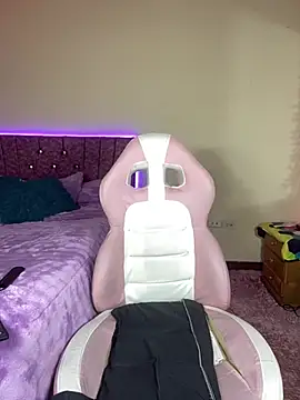 צ'אט XXX בשידור חי של _KittyQueen12