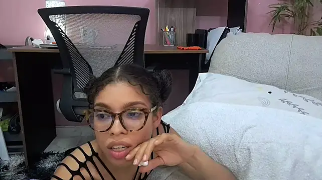 Pineappleflipped 라이브 XXX 채팅