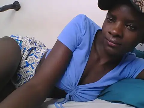 ebonypetite2: онлайн-секс-чат