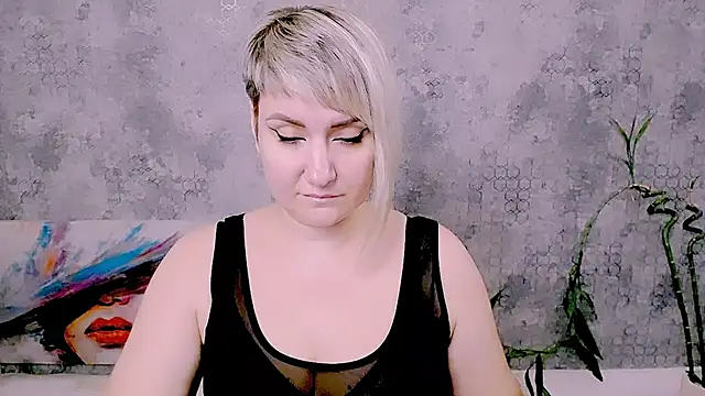 Djullia – Naživo XXX chat