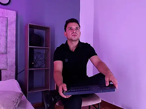 Hey_Noaah webkamerás műsora
