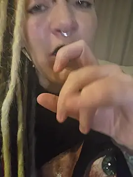 PinkTheHawk Chat XXX live