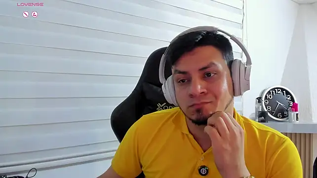 Chat +18 de Rick_Adams ao vivo