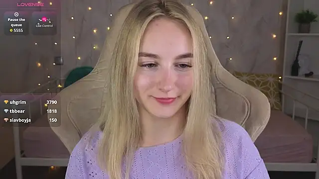Shy_Polly Chat XXX in diretta