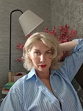 stellahere8's Live XXX Chat