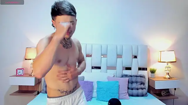 Zeus_damian21 – Naživo XXX chat