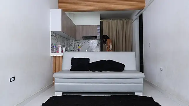 Petiteess webcam show
