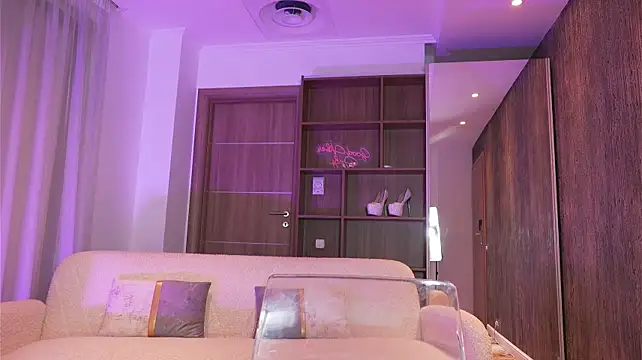 ArianaXO_'s Live XXX Chat