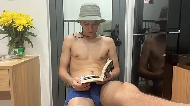 Онлайн чат XXX Adrian_Coles