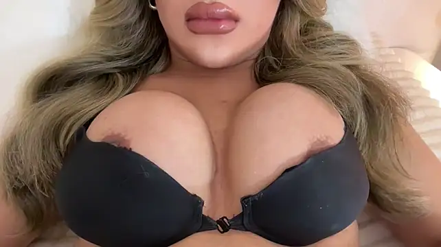 Živý XXX chat Your_Majesty_Tyra