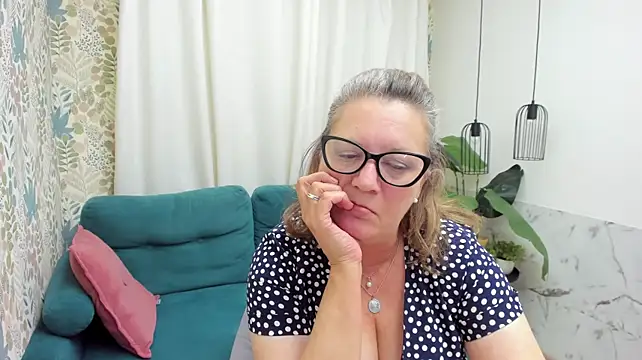 LeaPure's Live XXX Chat