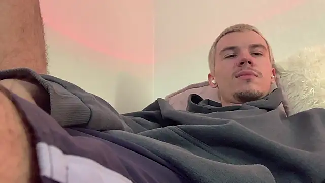Jeremy1Scott Chat XXX live
