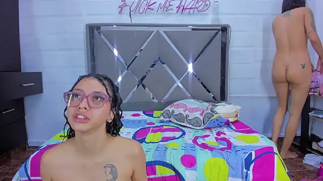 Flirty_Fusion's Live XXX Chat
