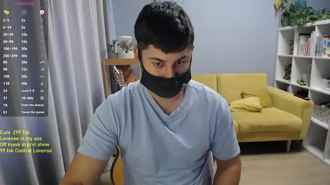 Tomguys élő XXX-chatje