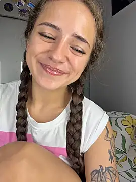 GeraBoobsi Chat XXX live