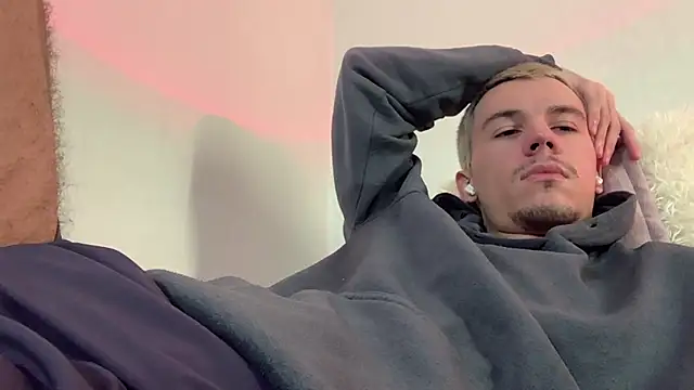 Jeremy1Scott élő XXX-chatje