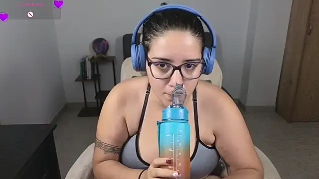 blue__moon_'s Live XXX Chat
