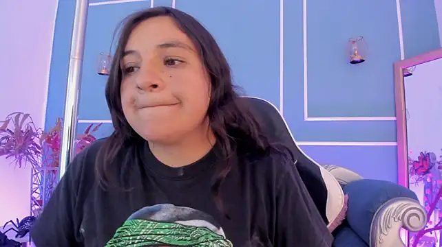 TaraTaylorr Live XXX-Chat