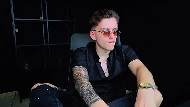 FelixStarkk Adlı Modelin Canlı XXX Sohbeti
