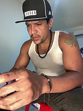 bigdick211292 Live XXX-Chat