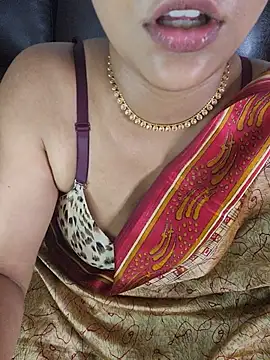 callmeshreyaのライブXXXチャット