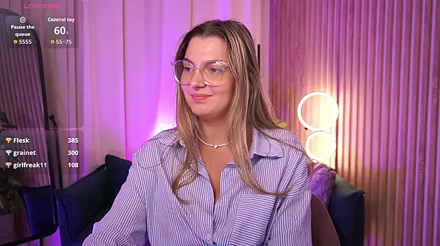 LucreciaStorm's Live XXX Chat