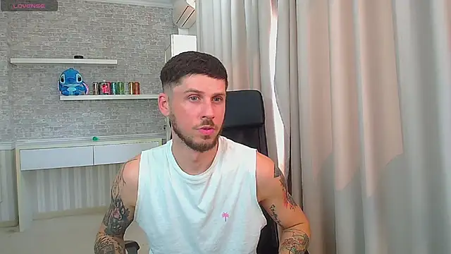 JonahShaw Live XXX Chat
