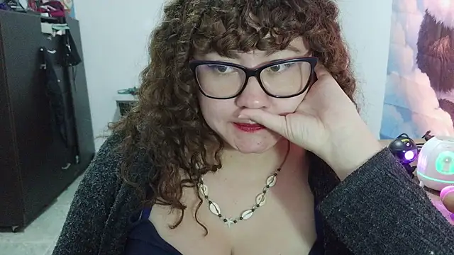 curly_greeneyed: απευθείας συνομιλία ΧΧΧ