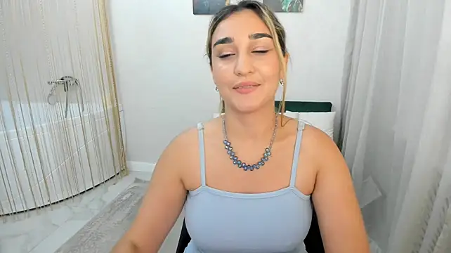 Chat XXX en directo de GoldenHeart_1