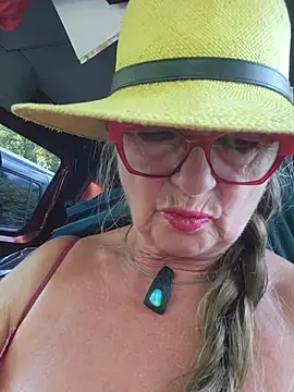 Hot-Muci Live XXX-chat