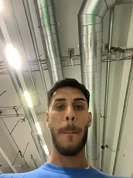 הופעת וובקאם של suissegigolo1