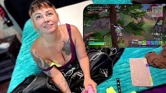 MarlaFknSinger élő XXX-chatje