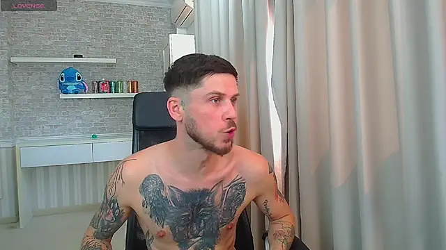JonahShaw's Live XXX Chat