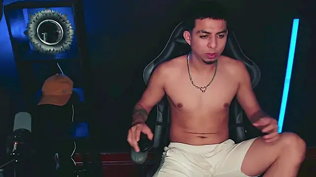 ALPHA_LATINO Chat XXX in diretta