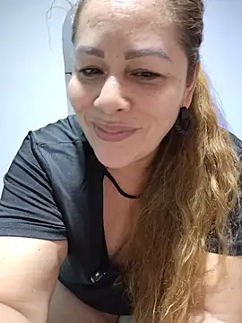 Živý XXX chat SluttyMilf79
