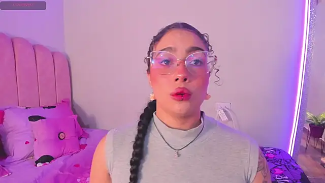 Chat XXX en directo de antonelllepiercee