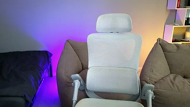 XXX chat uživo modela DENIS_HERE