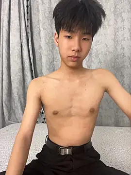 guoguo18 即時 XXX 聊天