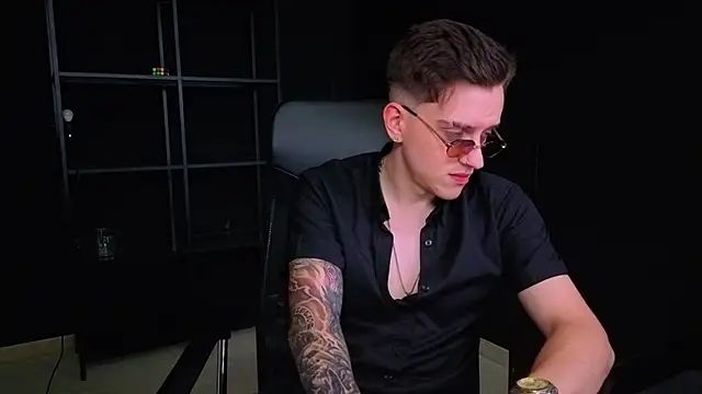 Živý XXX chat FelixStarkk