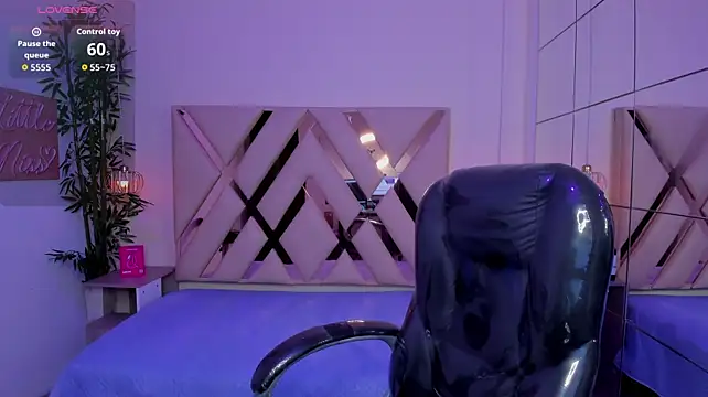 Živý XXX chat Anyelo_Twink