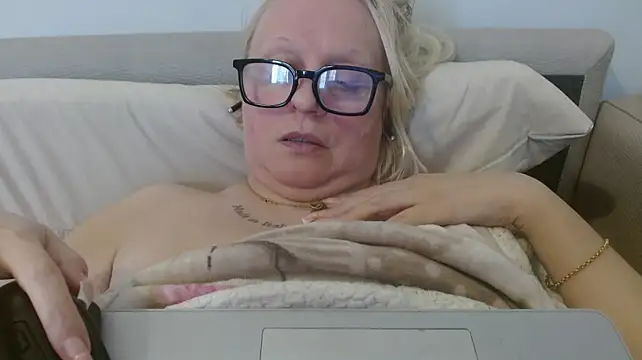 martachatte's Live XXX Chat