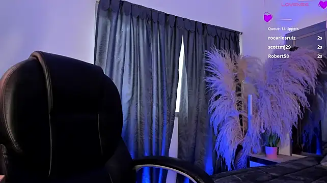CarolineFyre's Live XXX Chat