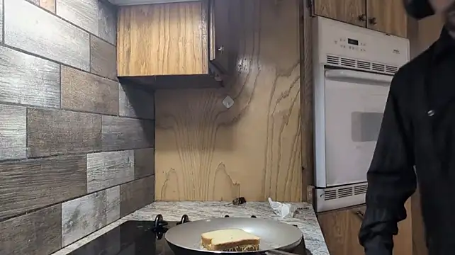 stoner_420 live XXX chat