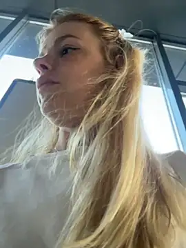 XXX chat uživo modela HarrietDart