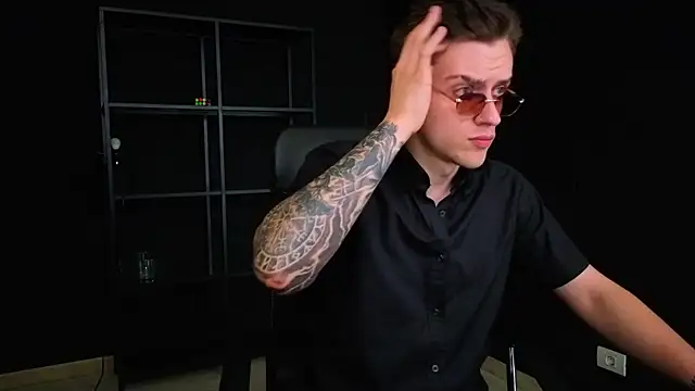 FelixStarkk Chat XXX in diretta
