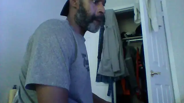 Bulgemaster001n Live XXX chat