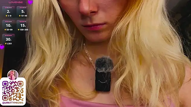 Chatroom XXX en direct de helly_hoff