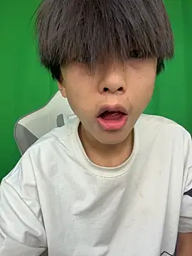 DD-101's Live XXX Chat